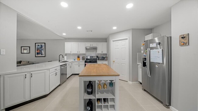 Foto del edificio - 140 Bristol Bend Ln