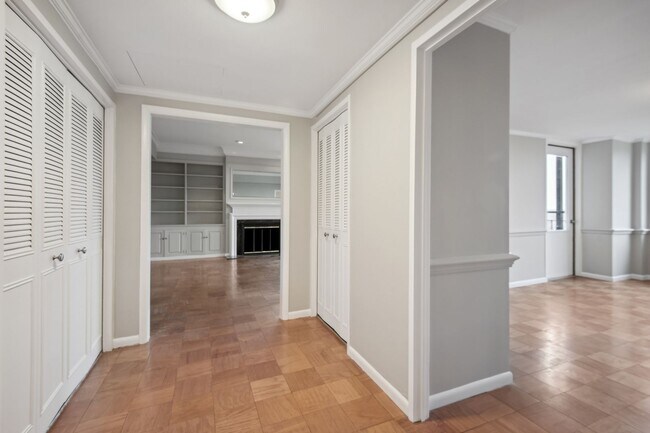 Building Photo - Fabulous Penthouse Apartment with Parking ...
