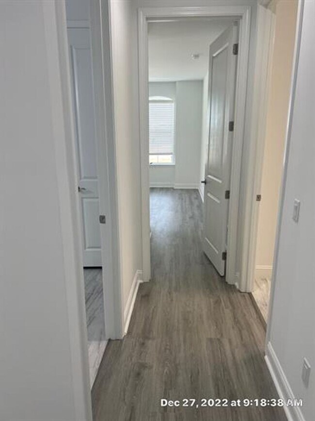 Foto del edificio - 1696 Shoreside Dr