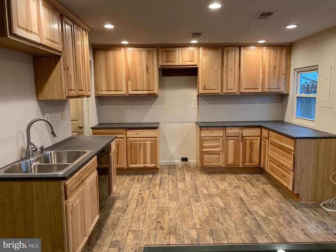10 Hillside Ct, Westminster, MD 21157 Townhome Rentals in Westminster