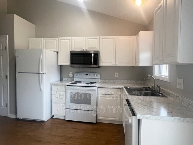 Building Photo - 5152 Limewood St