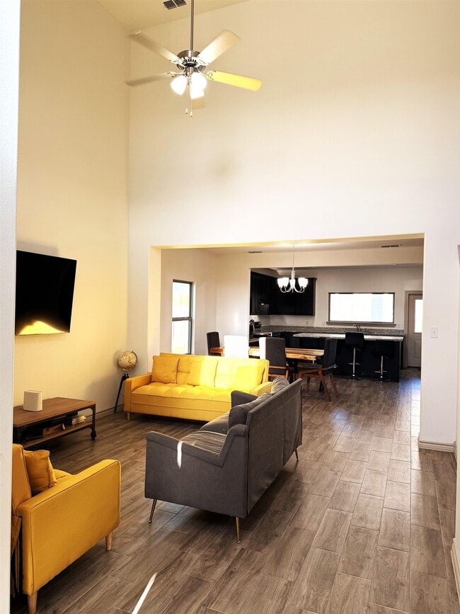 Building Photo - 414 Placido Dr