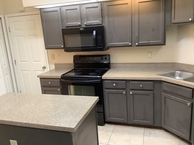 Foto del edificio - 240 Honeysuckle Way