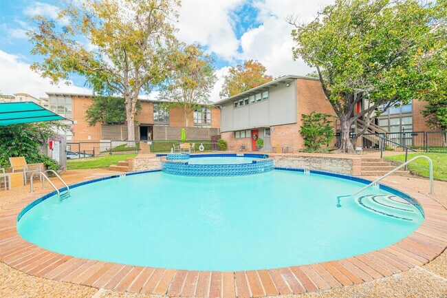 Foto del edificio - 5246 Memorial Dr