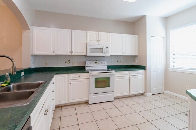 Foto del edificio - 2713 Vista Cove Rd