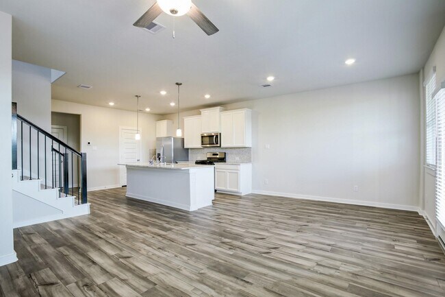 Building Photo - 629 Seabreeze Dr