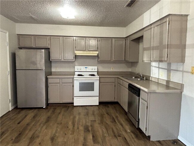 Foto del edificio - 3166 Singletree Ave