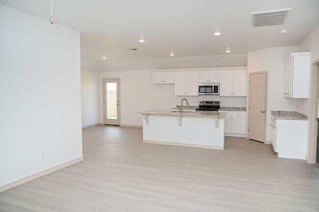 Foto del edificio - Move-In Ready & Made for Memories