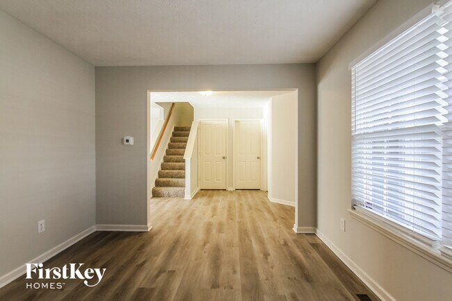 Building Photo - 8132 Carina Dr