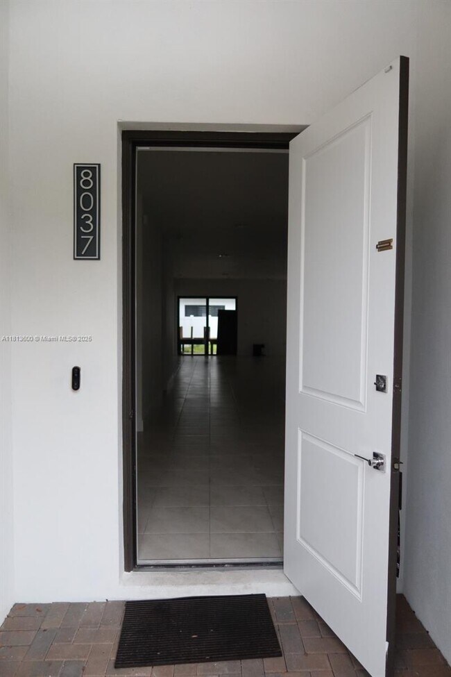 Foto del edificio - 8037 NW 46th Terrace