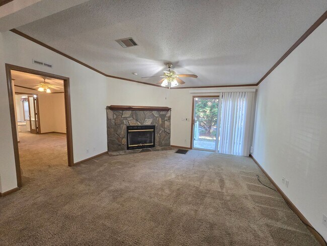 Foto del edificio - New Listing!!