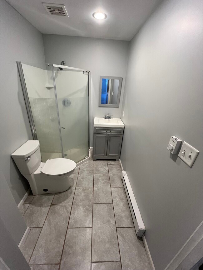 Foto del edificio - Main street Triplex