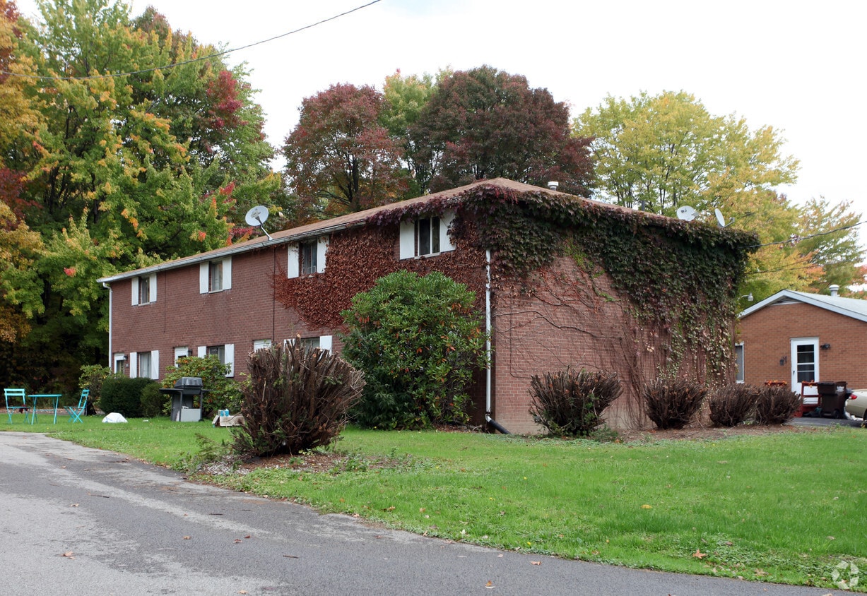 Building Photo - 2077-2093 Revere Dr