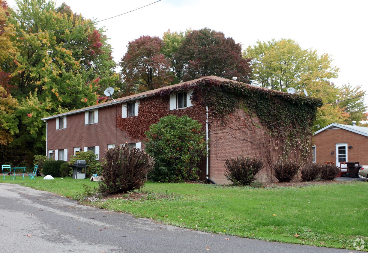 Foto del edificio - 2077-2093 Revere Dr