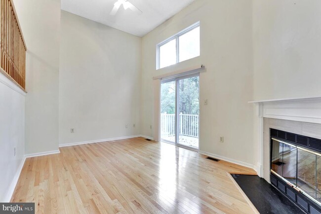 Building Photo - 140 S Barrow Pl