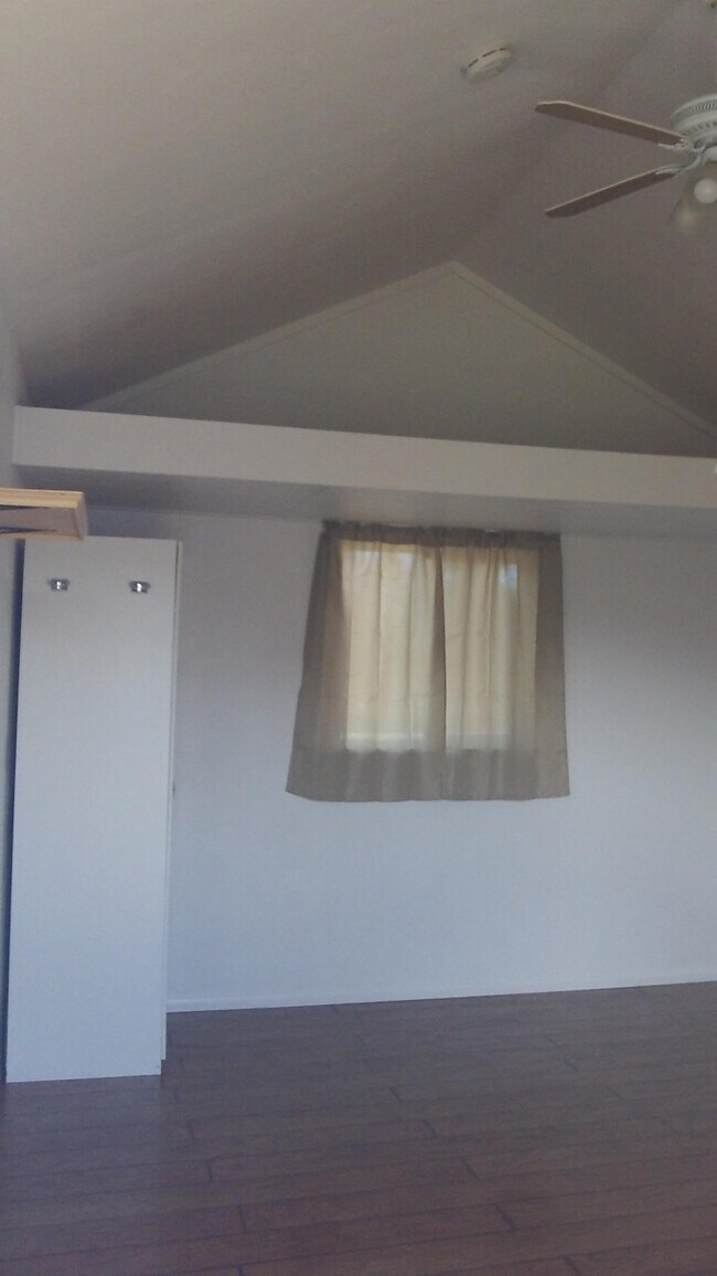 Building Photo - 41784 Cut-Off Dr