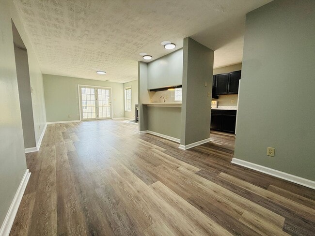 Building Photo - 6709 Preston Woods Unit 8~ Newly Renovated...