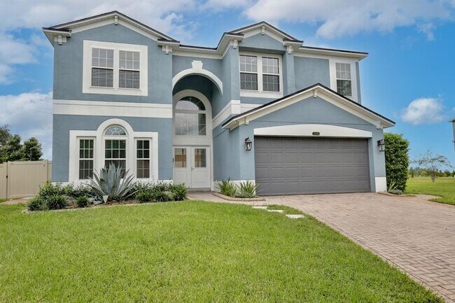 Building Photo - Gorgeous 5/3 Executive Pool Home with a Hu...