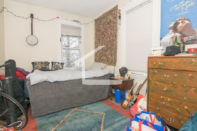 Building Photo - HOT ALLSTON LISTING!!!!