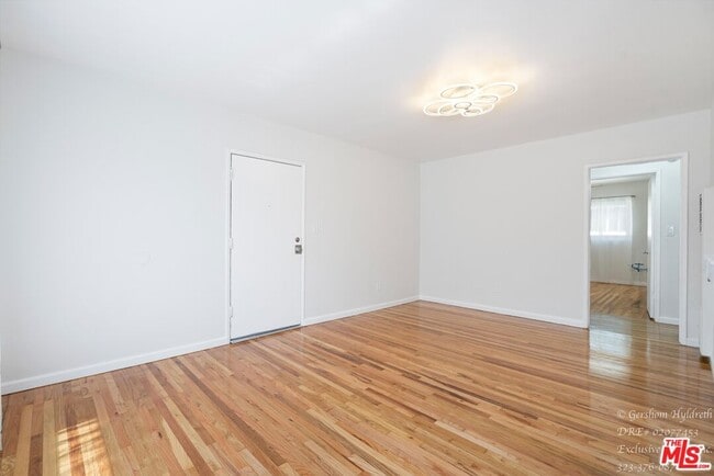 Building Photo - 6640 Woodman Ave
