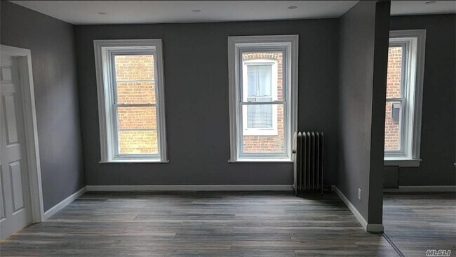 Building Photo - 551 Miller Ave