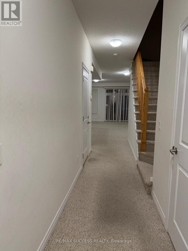 Building Photo - 77 Diana Ave