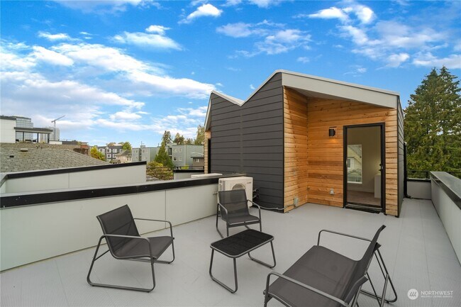 Foto del edificio - 5240 Brooklyn Ave NE