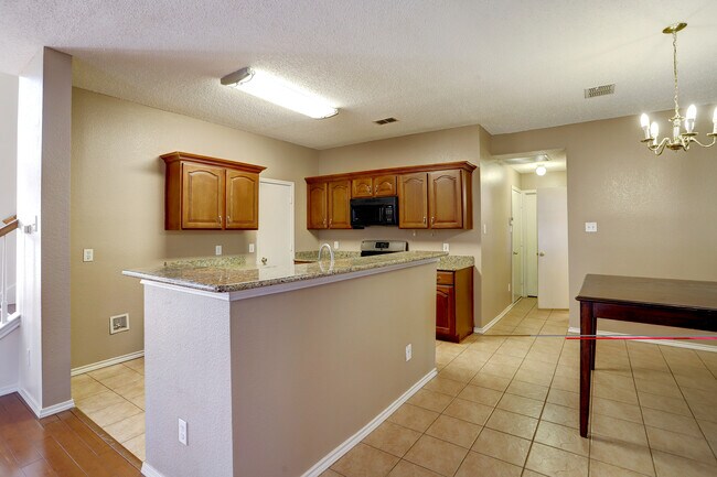 Foto del edificio - 3507 Tamarack Dr