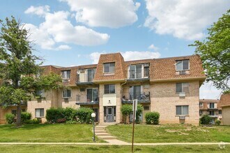 Building Photo - 226 Shorewood Dr