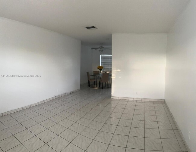 Foto del edificio - 2420 Johnson St