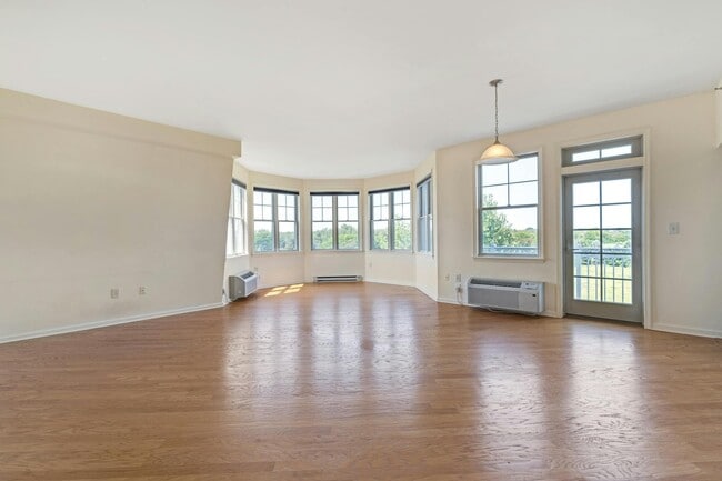 Building Photo - 15 Enterprise Ct