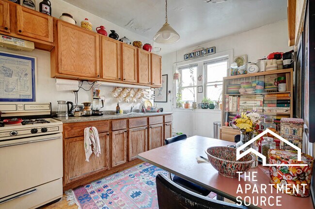 Building Photo - 2840 N Whipple St