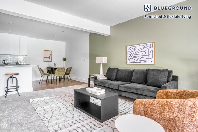 Building Photo - 350 Sharon Park Dr