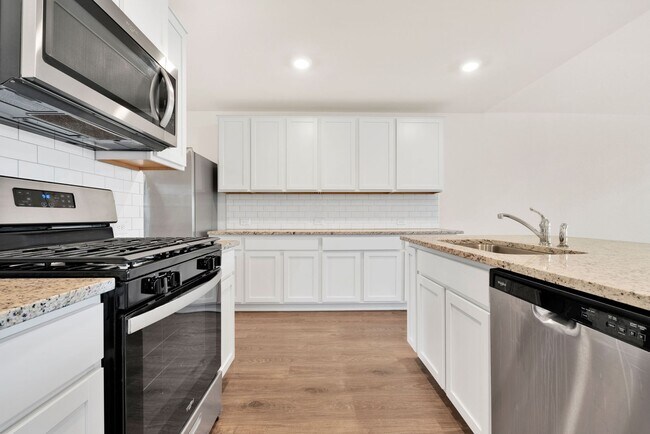 Foto del edificio - Spacious 5-Bedroom Beauty in Redbird Ranch –  with Community Perks!