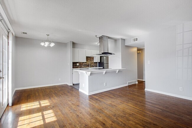 Foto del edificio - 4032 Clark Ave