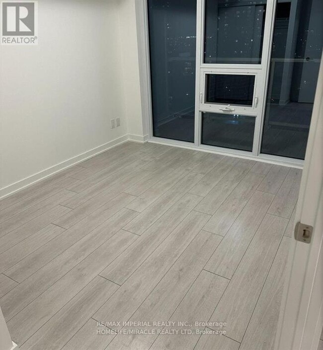 Building Photo - 2033 Kennedy Rd