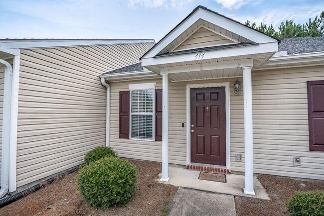 Building Photo - 414 Elders Pond Cir
