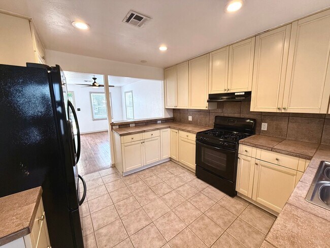 Foto del edificio - Charming 2BD 1BA Home in Norman, OK!!!