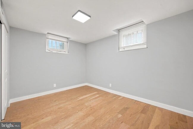 Building Photo - 1712 Mt Vernon St