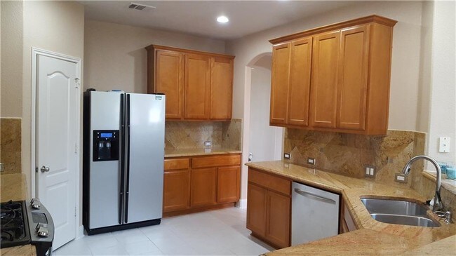 Building Photo - 2504 Alexander Ct