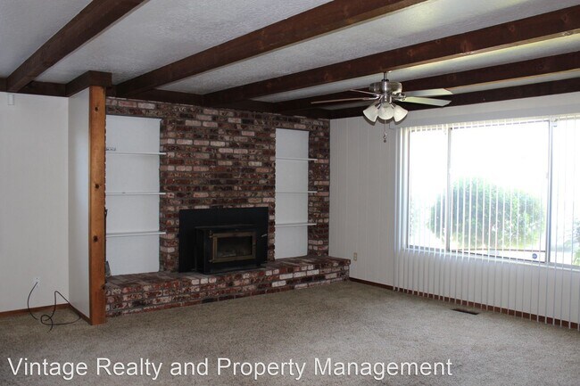 Building Photo - 3 br, 2 bath House - 402 W. Century Blvd