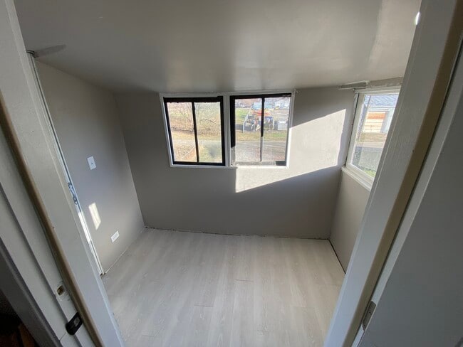 Foto del edificio - 942 N Schuyler Ave