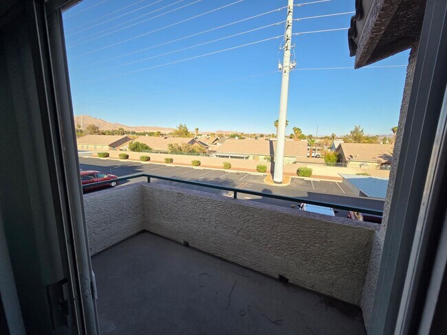 Foto del edificio - Spacious 3-Bedroom, 2-Bath Condo with Priv...