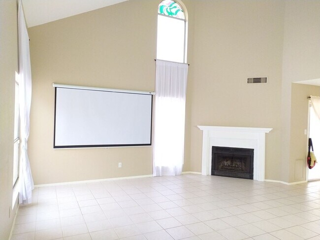 Foto del edificio - 3 bedroom 2.5 bath home in MERIT ESTATES i...