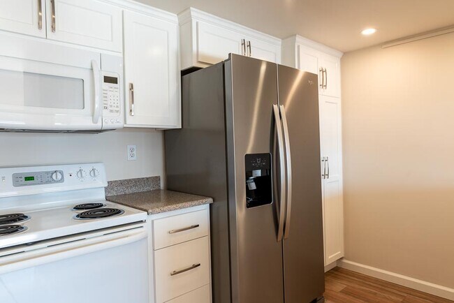 Kitchen - 500 N St