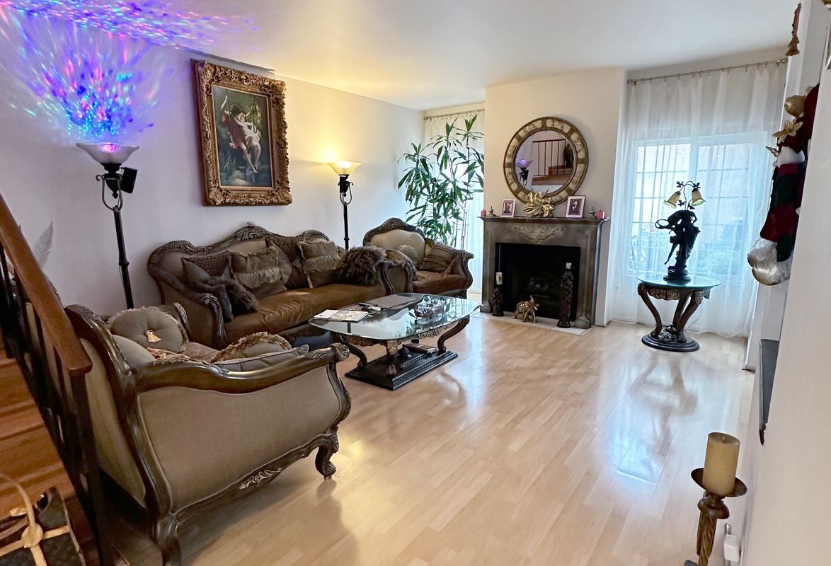 Foto principal - 7615 Glade Ave