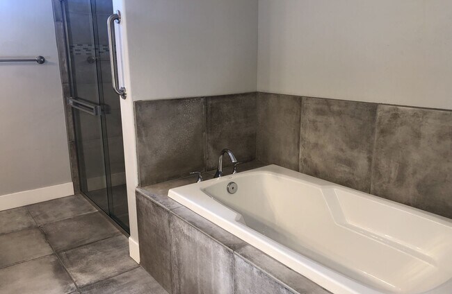 Foto del edificio - Coming Soon!   Beautiful 3-Bedroom Home with 3-Car Garage and Spacious Layout