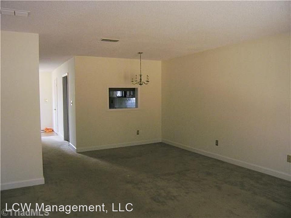 Building Photo - 2 br, 2.5 bath House - 5903 King Charles Ct