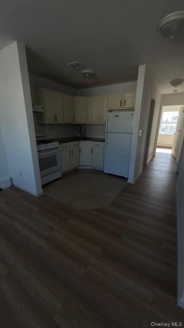 Foto del edificio - 69-51 Almeda Ave