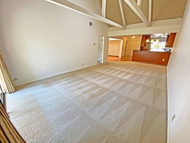 Building Photo - 6032 Montgomery Corner - Beautiful Single-...